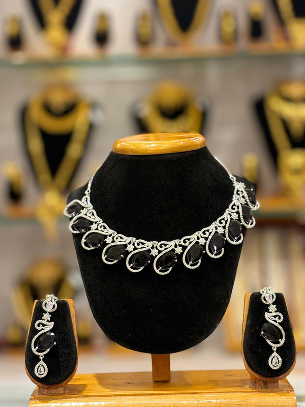 AD NECKLACE D24