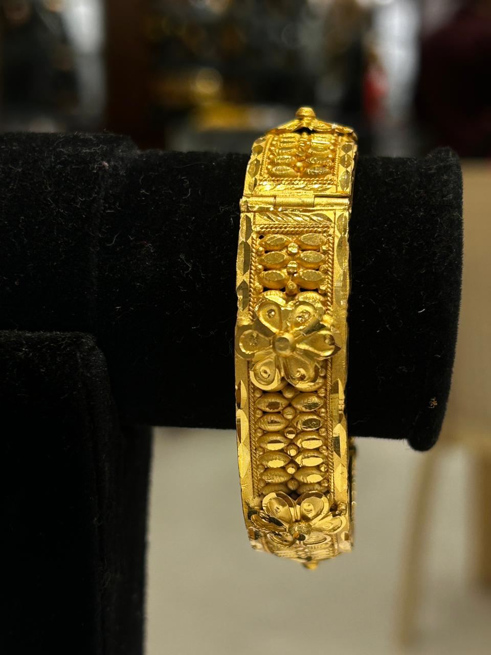 CHUR 24K GOLD PLATEDD 7 (SIZE 22)