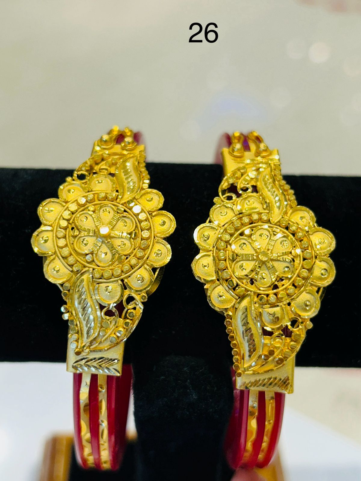 MUKPOLA BANGLE ( SIZE 26 ) D5