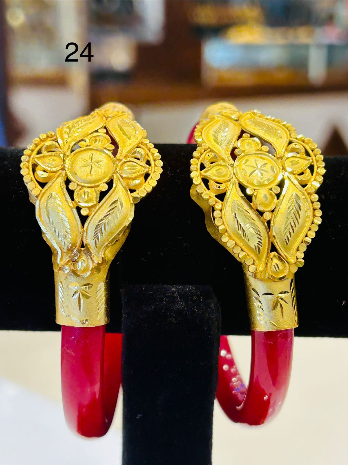 MUKPOLA BANGLE ( SIZE 24 ) D6