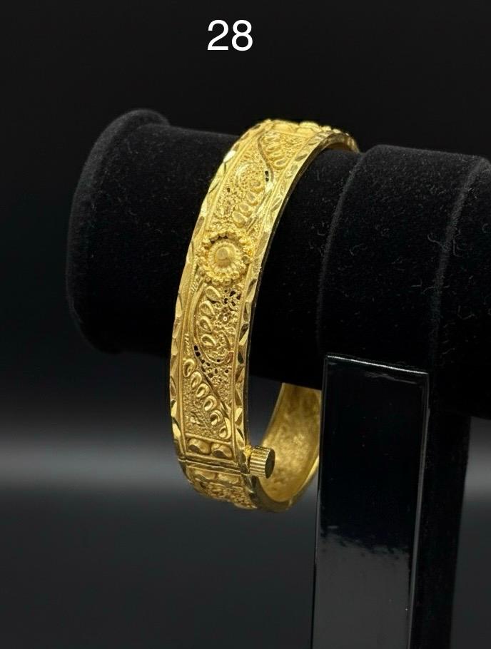 CHUR 24K GOLD PLATEDD 19 (SIZE 28)