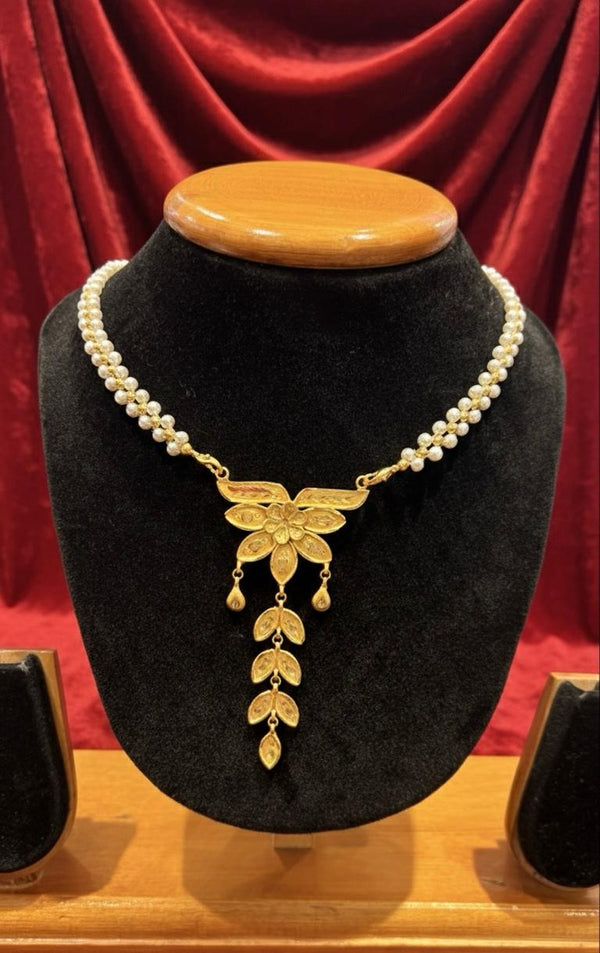 Pearl tie Chain Pendant D12
