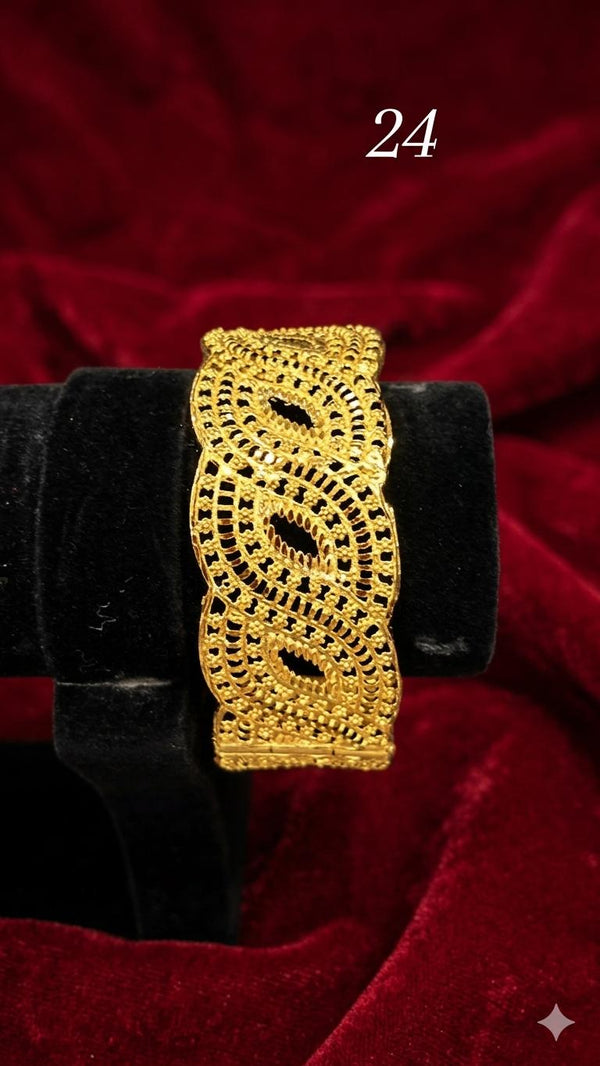 CHUR 24K GOLD PLATED Size 24 D11