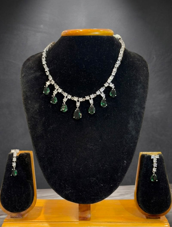AD NECKLACES D47