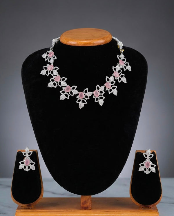 AD NECKLACES D49