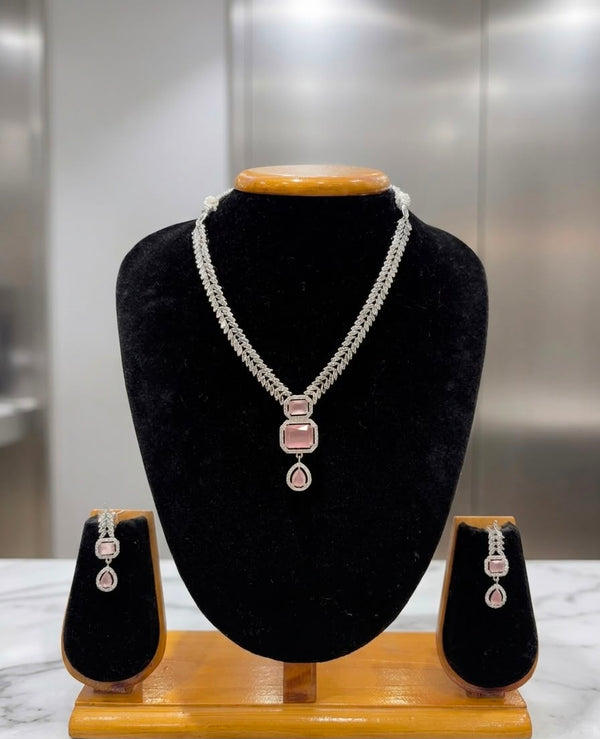 AD NECKLACES D53