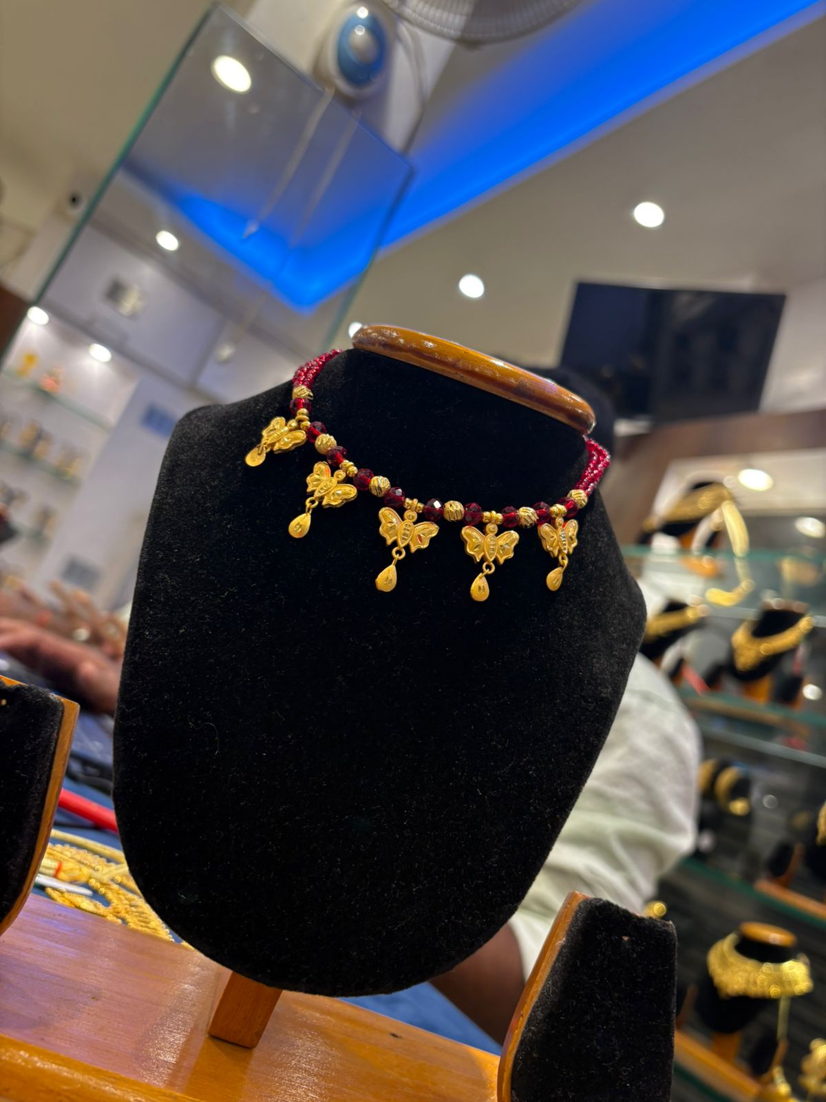 5 PATA NECKLACE