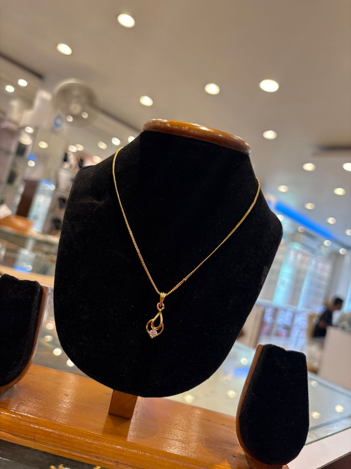 Chain Pendants  (size 16 )D6