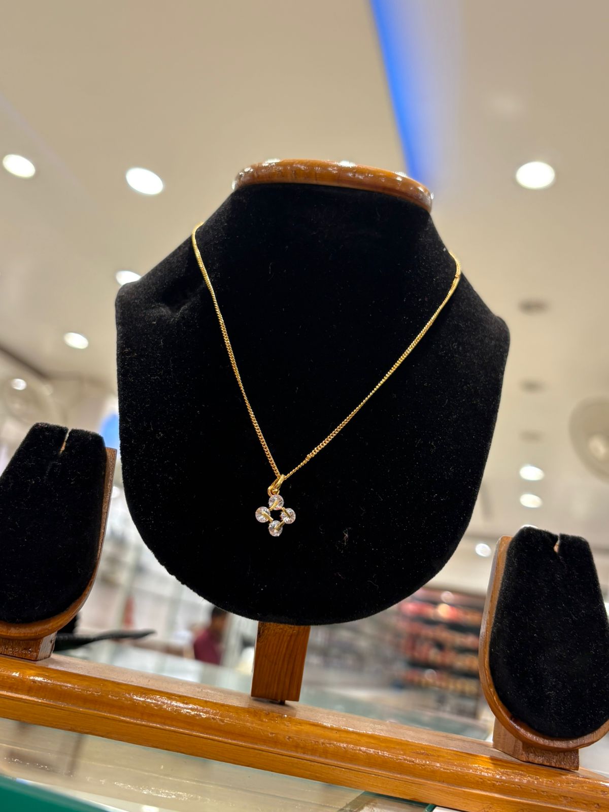 Chain Pendants  (size 16 )D22