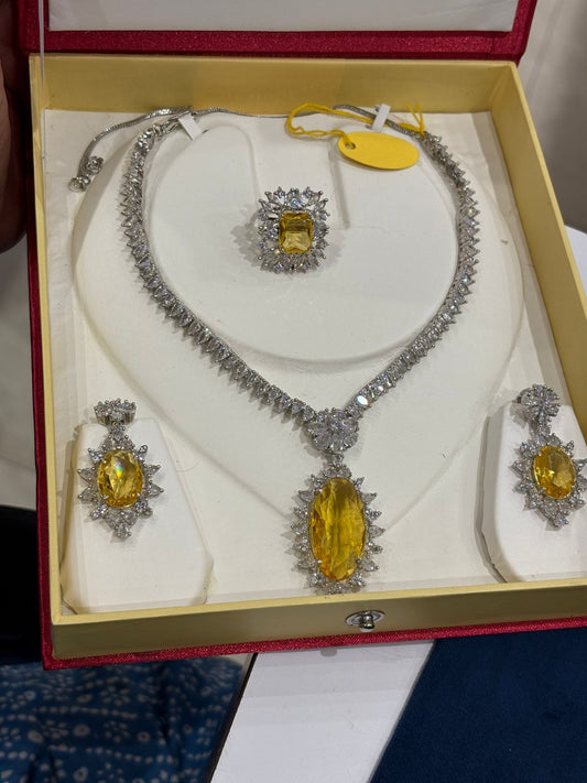 AD NECKLACE D15