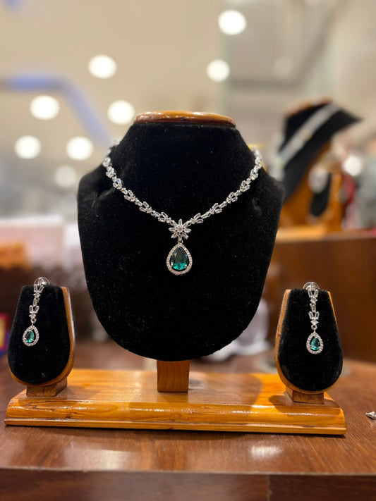 AD NECKLACE D2