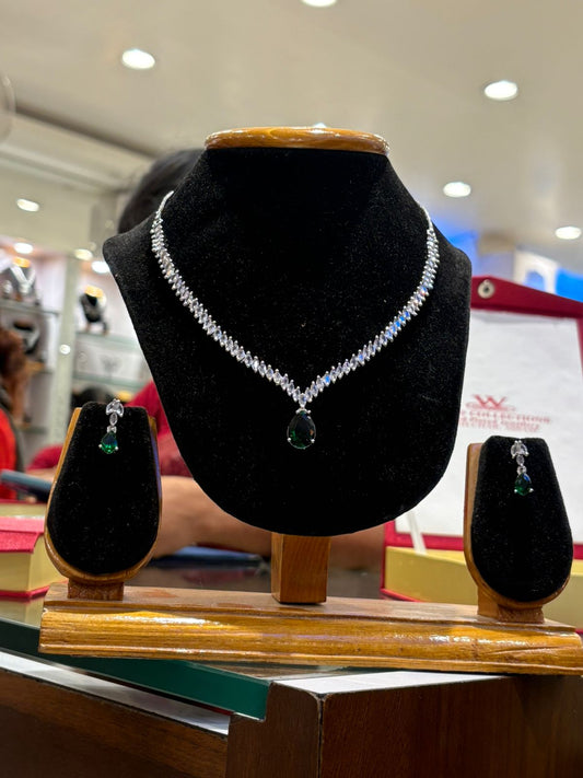 AD NECKLACE D5
