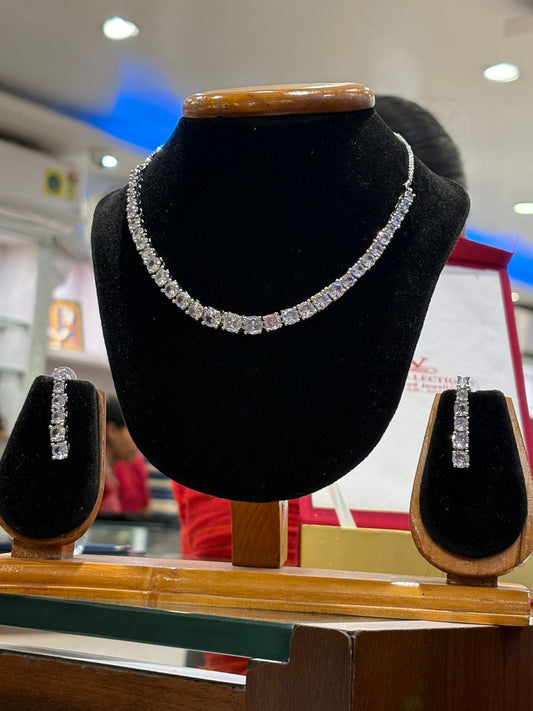 AD NECKLACE D6