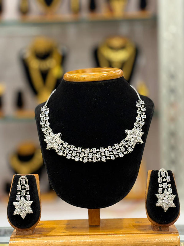 AD NECKLACE D20