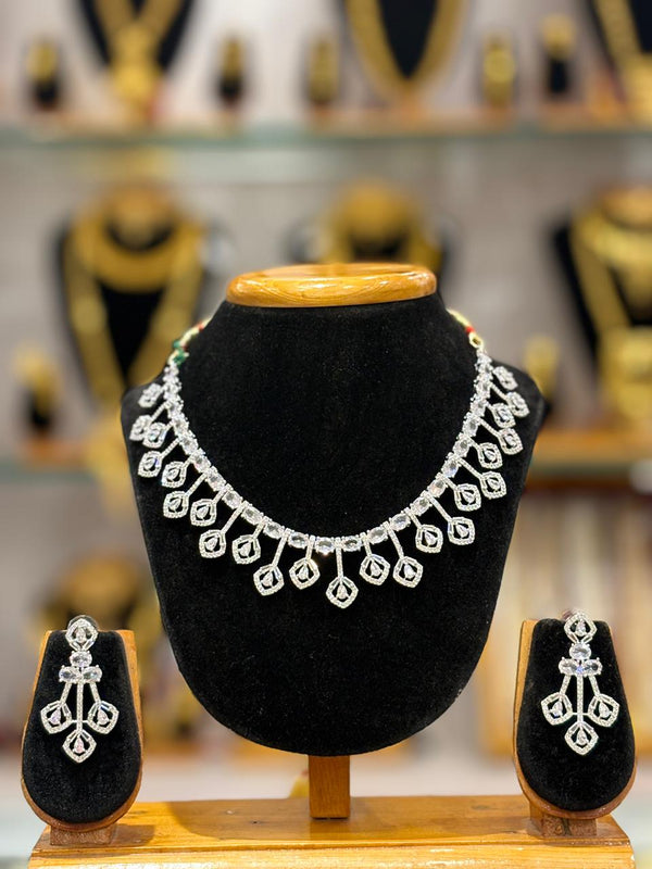 AD NECKLACE D26