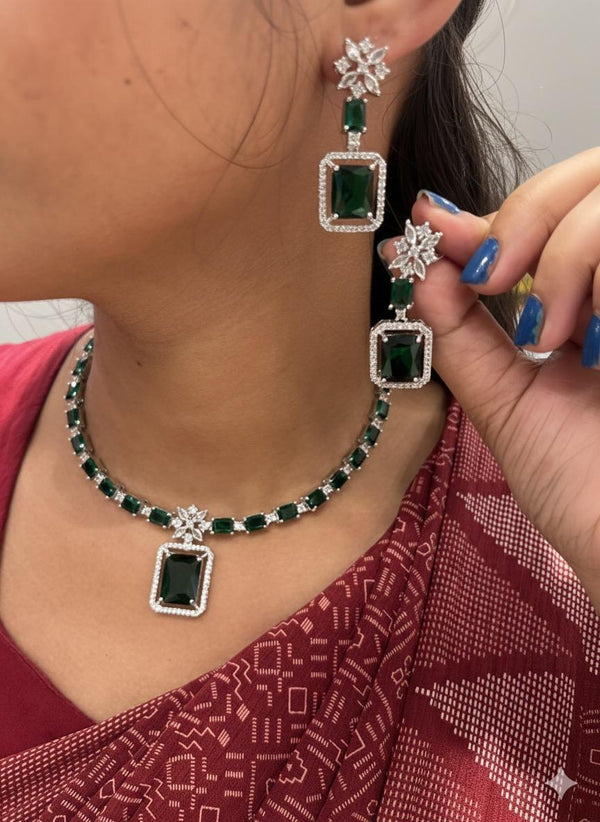 AD NECKLACE D24