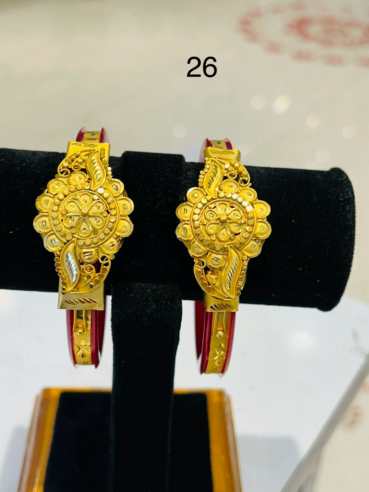 MUKPOLA BANGLE ( SIZE 26 ) D4