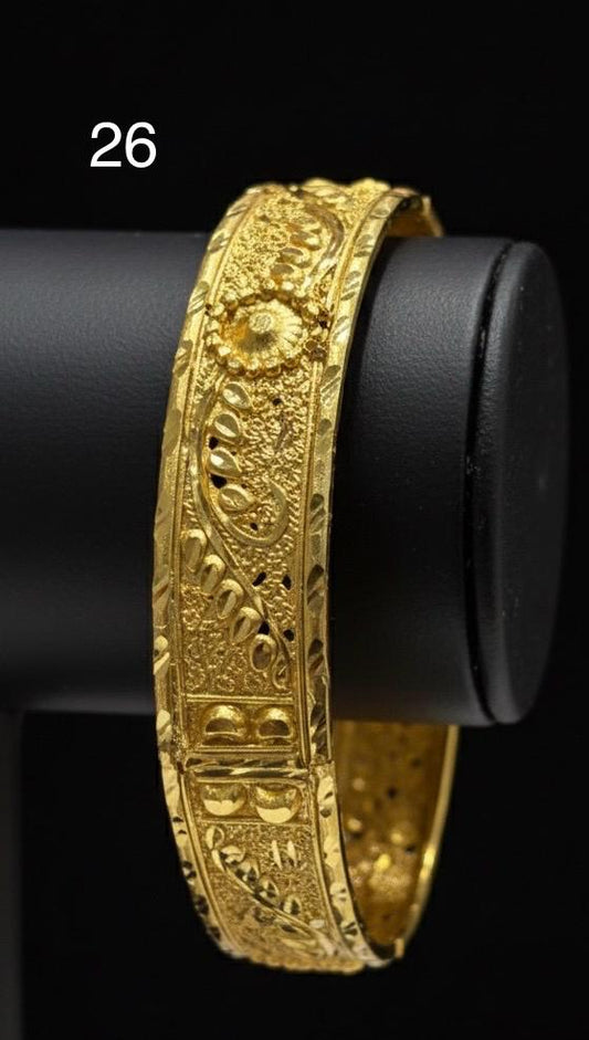 CHUR 24K GOLD PLATEDD 15 (SIZE 26)