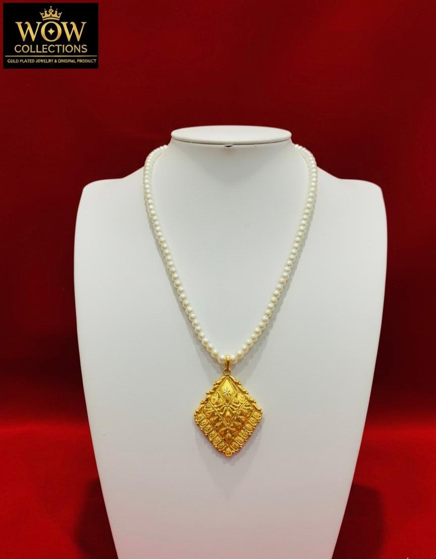 Pearl Chain Pendant D4