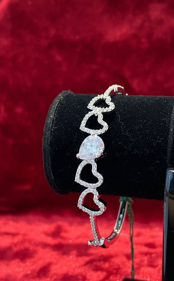 AD Bracelet D5