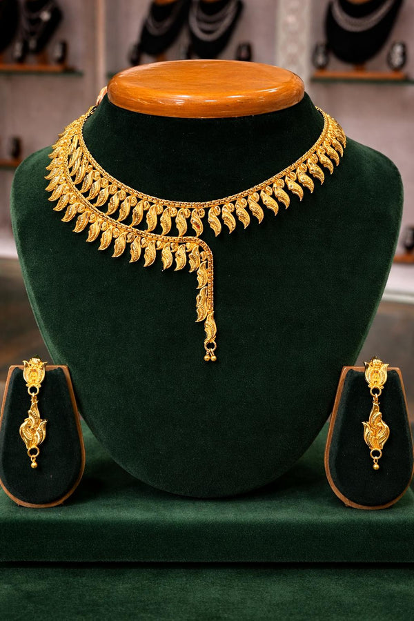 NECKLACE (24K GOLD PLATED) D10