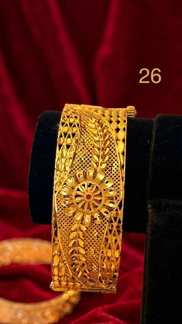 CHUR 24K GOLD PLATED Size 26 D7