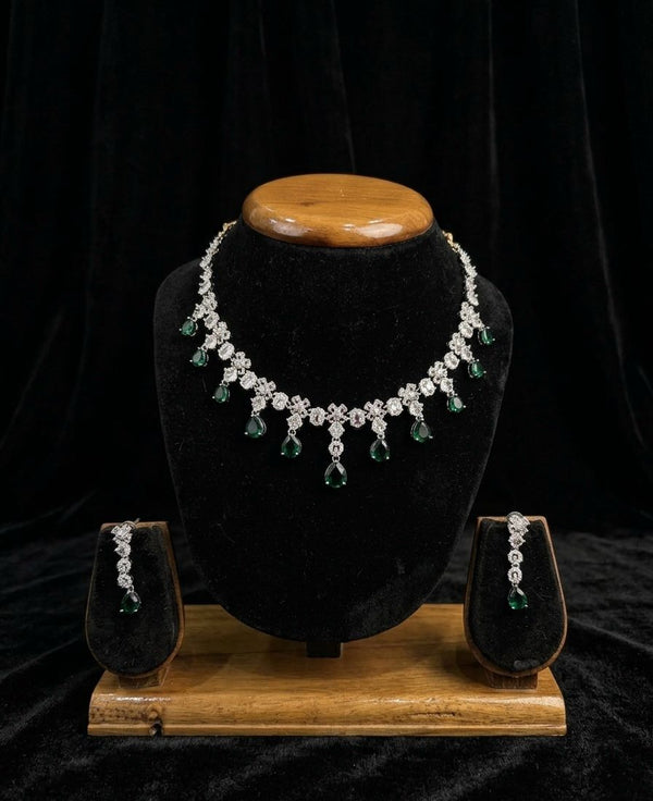 AD NECKLACES D55