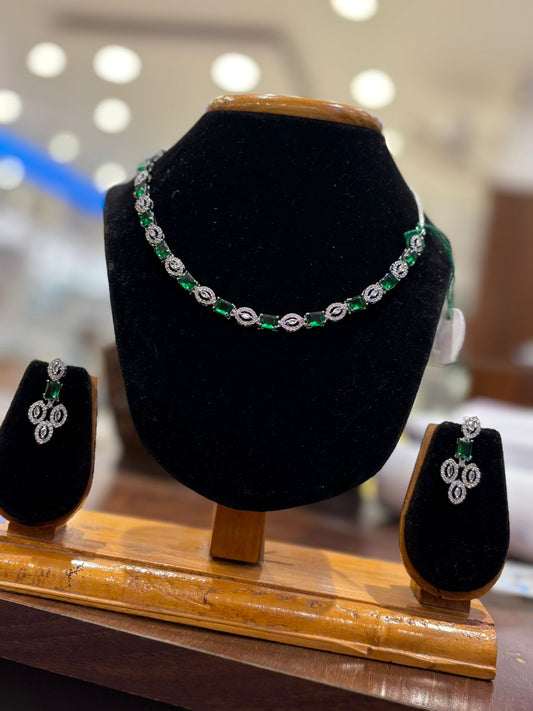 AD NECKLACE D16
