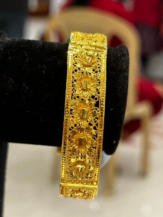 CHUR 24K GOLD PLATEDD 8 (SIZE 22)